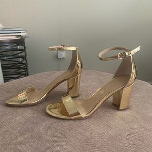 UNISA | Gold ankle strap heels sz 7.5